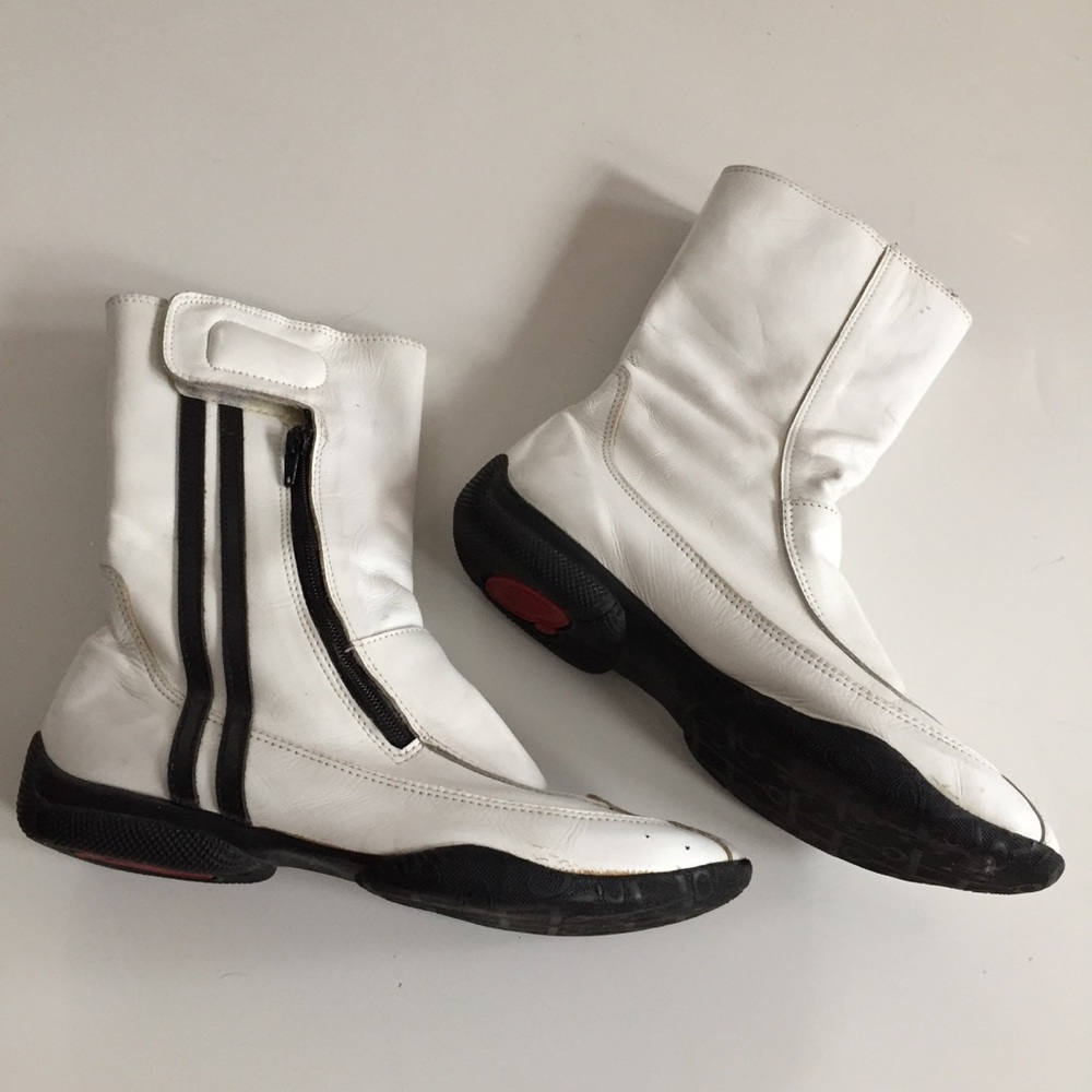 MOTO Shoes White Leather W/Black Stripes Size 7